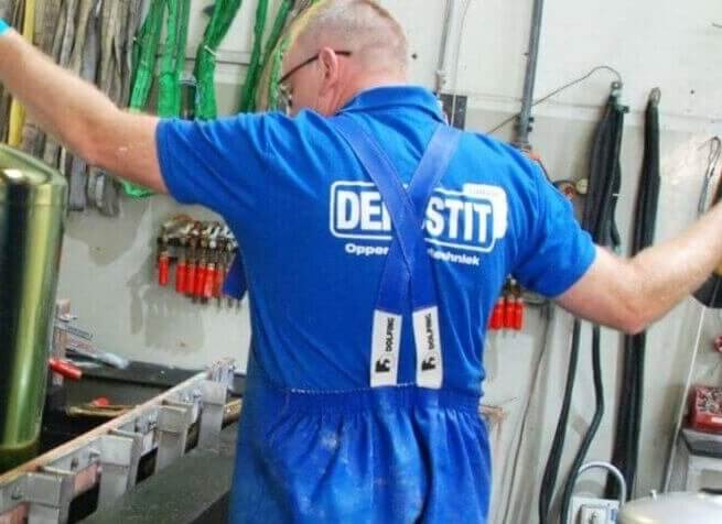 Derustit9-e1665999420679-1024x477